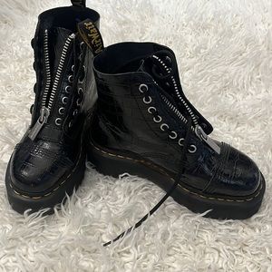 Doctor martens snake pattern black boots